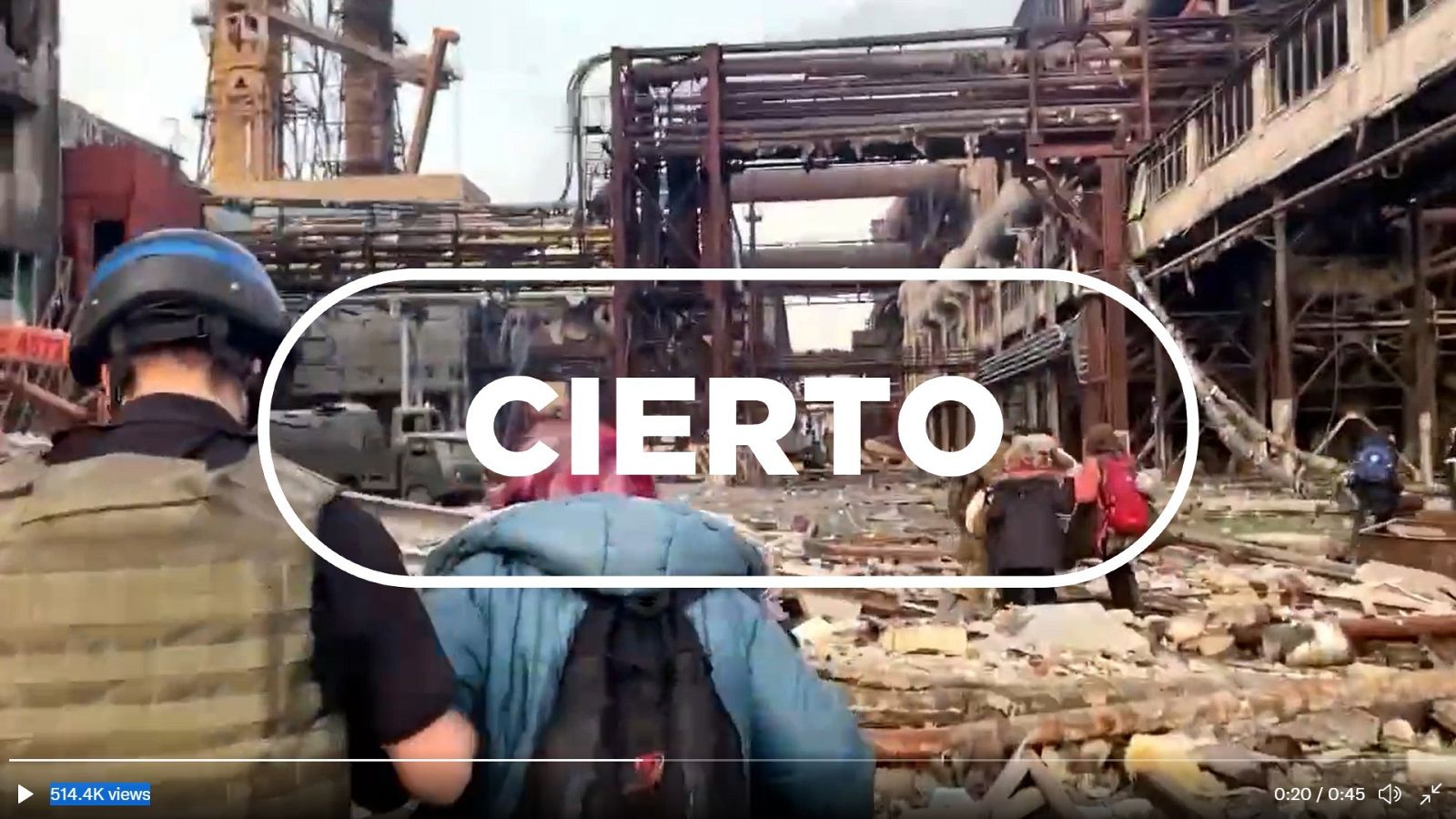 Imagen del vídeo de la evacuación de civiles desde el interior de la acería de Azovstal en Mariúpol