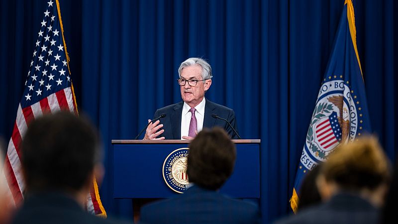 La Reserva Federal de EE.UU. sube los tipos de interés medio punto, el mayor incremento desde el 2000