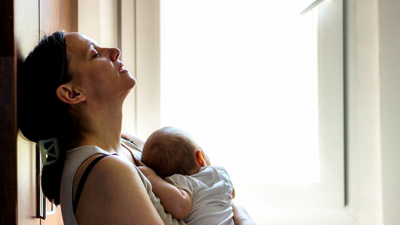 Mujeres que no desean ser madres: una decisión al margen de la presión social