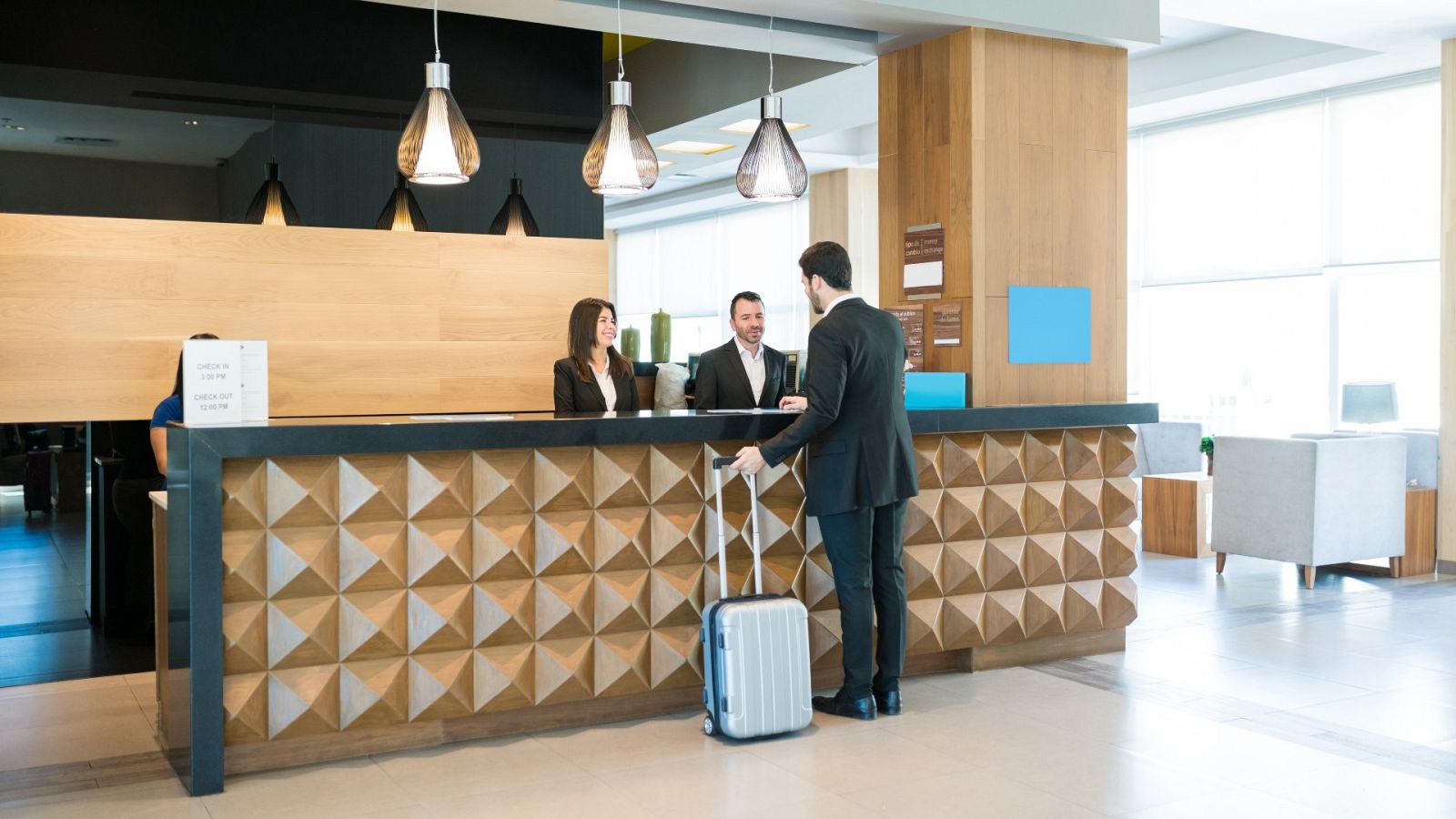 El empleo en el turismo aumentó en casi 350.000 personas el primer trimestre