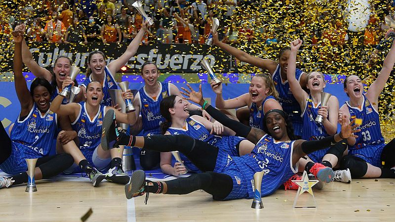 Perfumer�as Avenida gana la Liga y ampl�a su hegemon�a frente a un luchador Valencia Basket