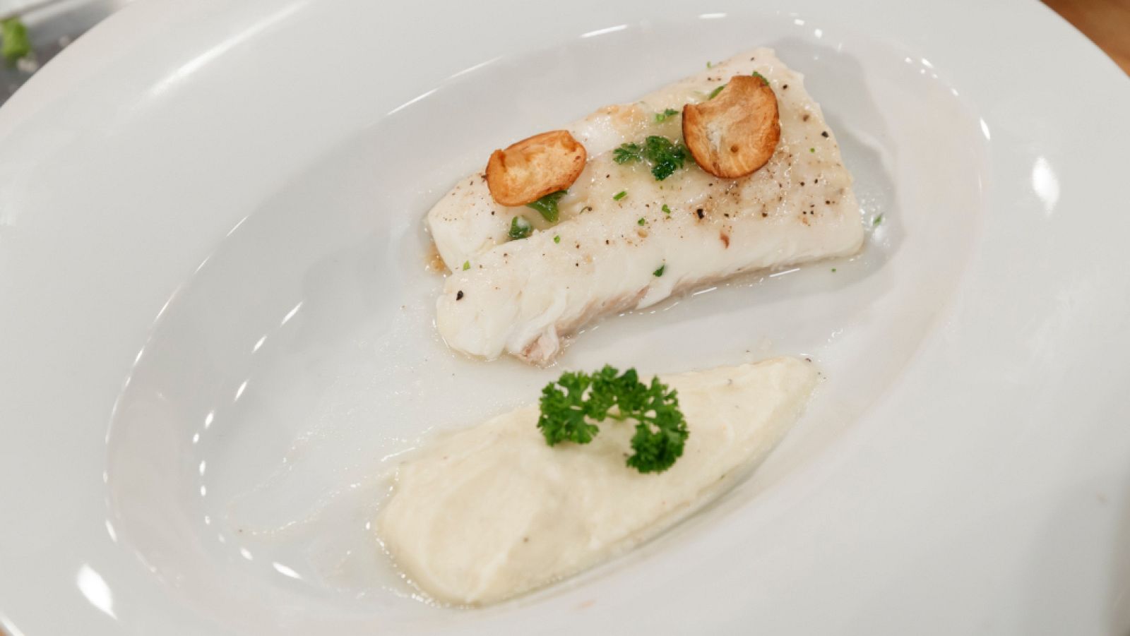 Receta de merluza con dos salsas de Adrián y Verónica