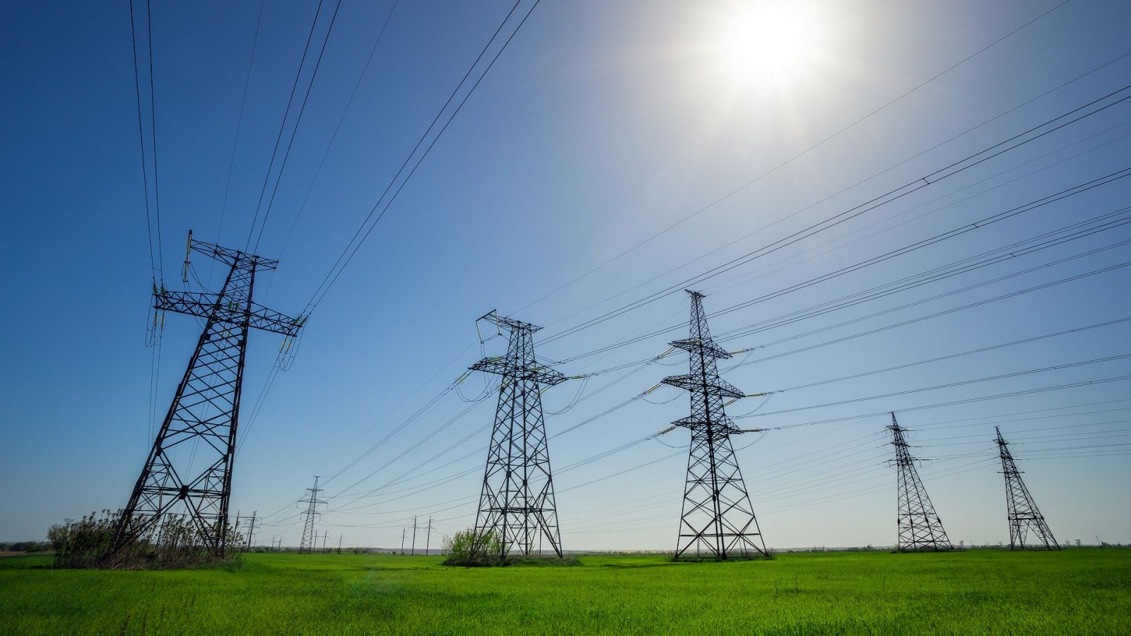 El Gobierno aprueba el tope al gas que disminuirá hasta un 30% la factura de la luz