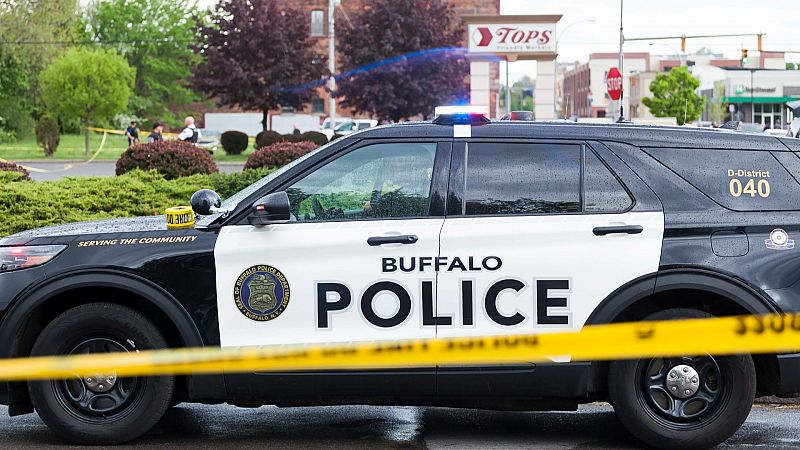 Al menos 10 muertos en un tiroteo en un supermercado en el norte de Estados Unidos 