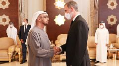 Felipe VI acuerda con su padre verse en Madrid tras mantener una conversación telefónica durante su visita a Abu Dabi