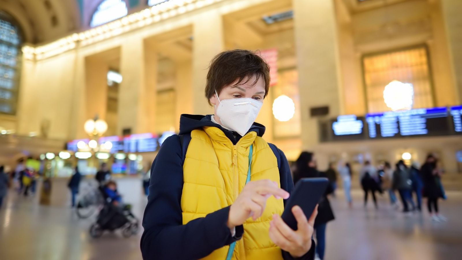 Nueva York recomienda las mascarillas en interiores donde haya desconocidos