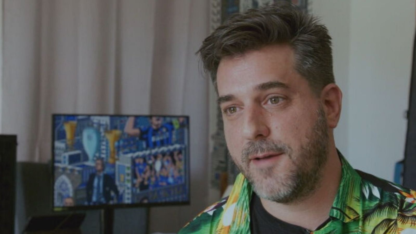 Javier Arrés durante la entrevista para el documental de "En Portada"