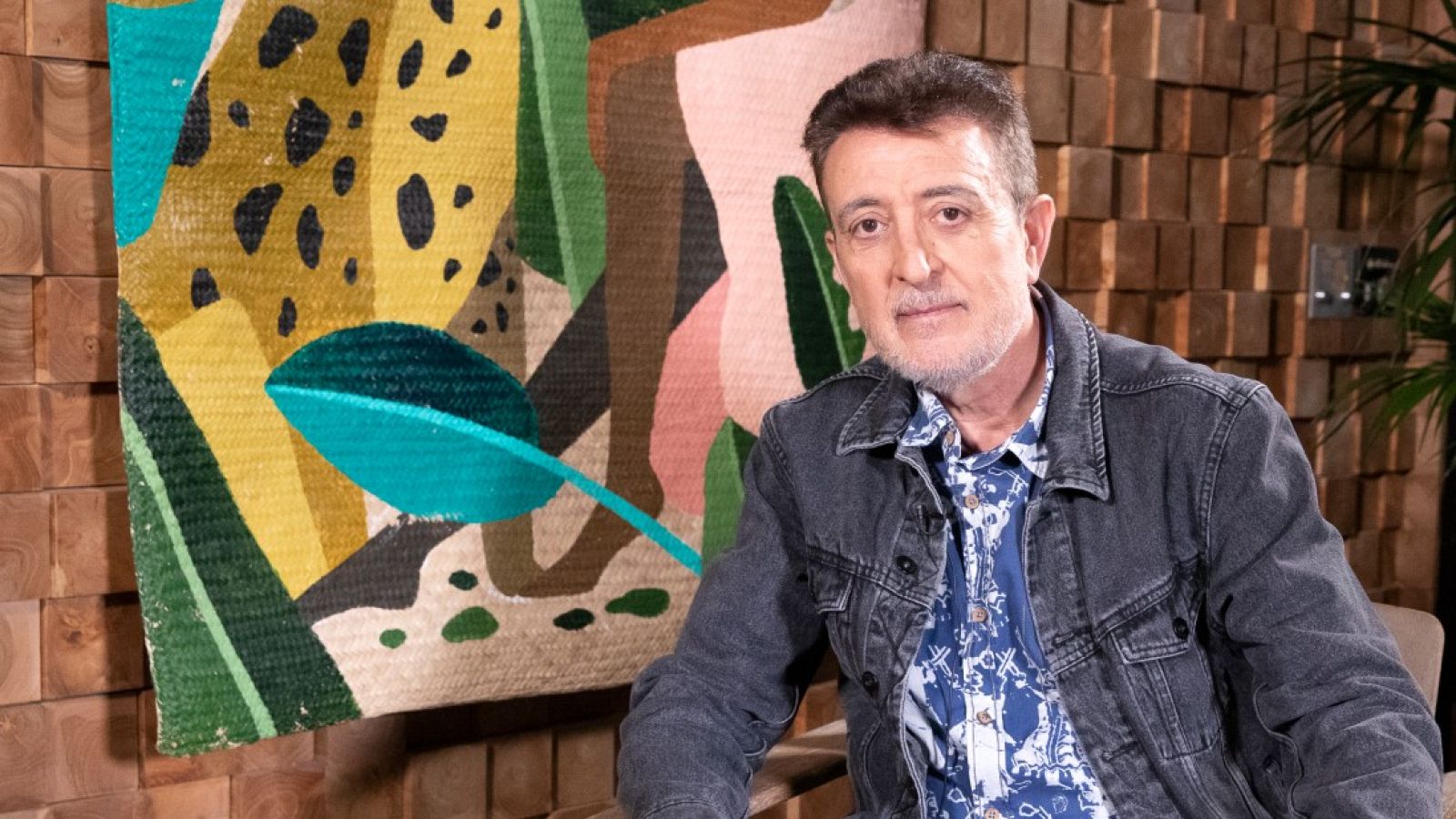 Manolo García es compositor, cantante, pintor y escritor.