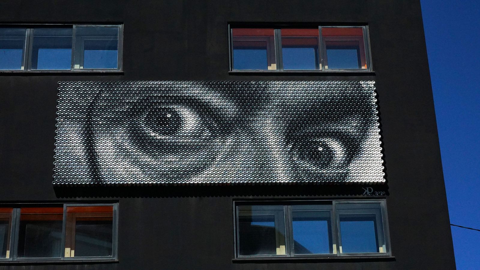 Los artistas de Carabanchel apuestan por "acercar y bajar el arte" para que el público conozca el proceso detrás de la obra final