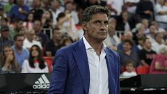 El famoso cantante al que entrena Míchel González, el del Madrid, y no sabías