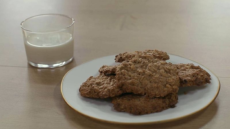 Prepara esta receta fácil y en 15 minutos de galletas de avena 