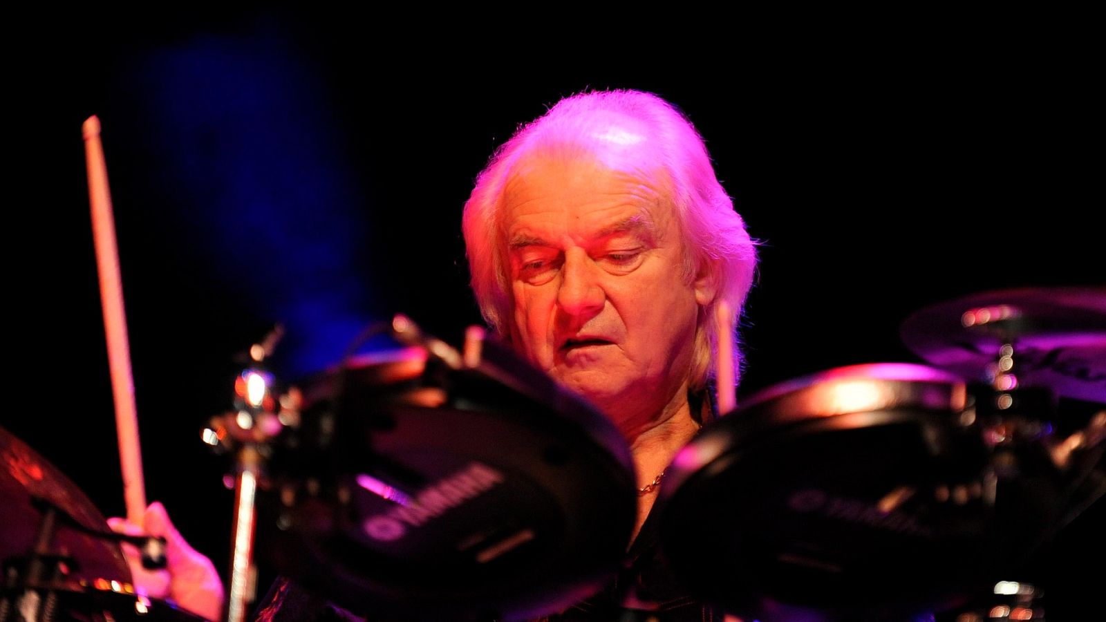 Muere el batería de Yes Alan White