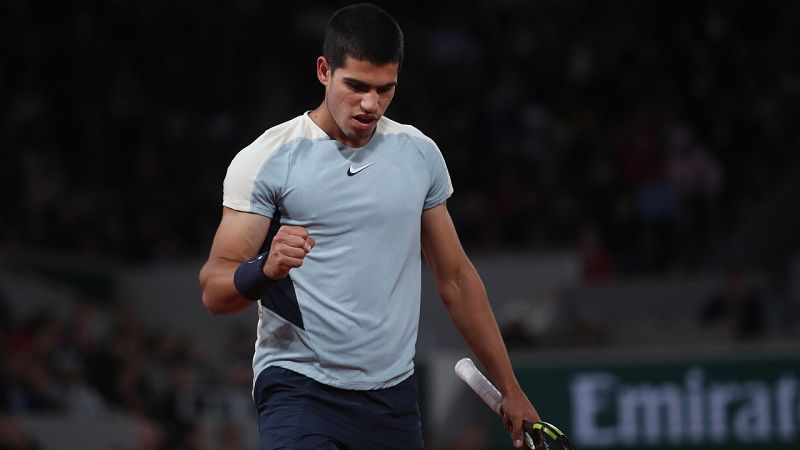 Carlos Alcaraz vuela hacia los cuartos de final en París