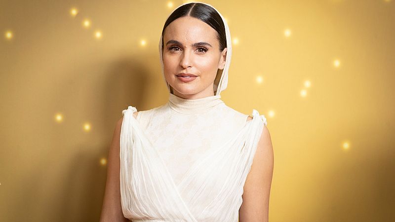 ¿Qué actor de Peaky Blinders sale con Verónica Echegui en una película?