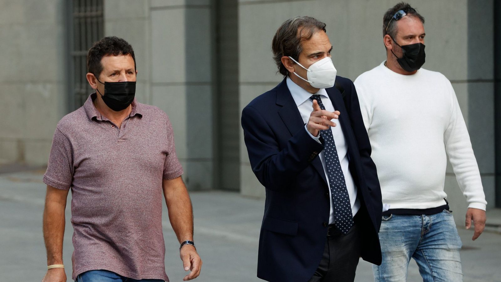 El patrón del Villa de Pitanxo, Juan Padín Costa y su sobrino, Eduardo Rial asisten a la Audiencia Nacional