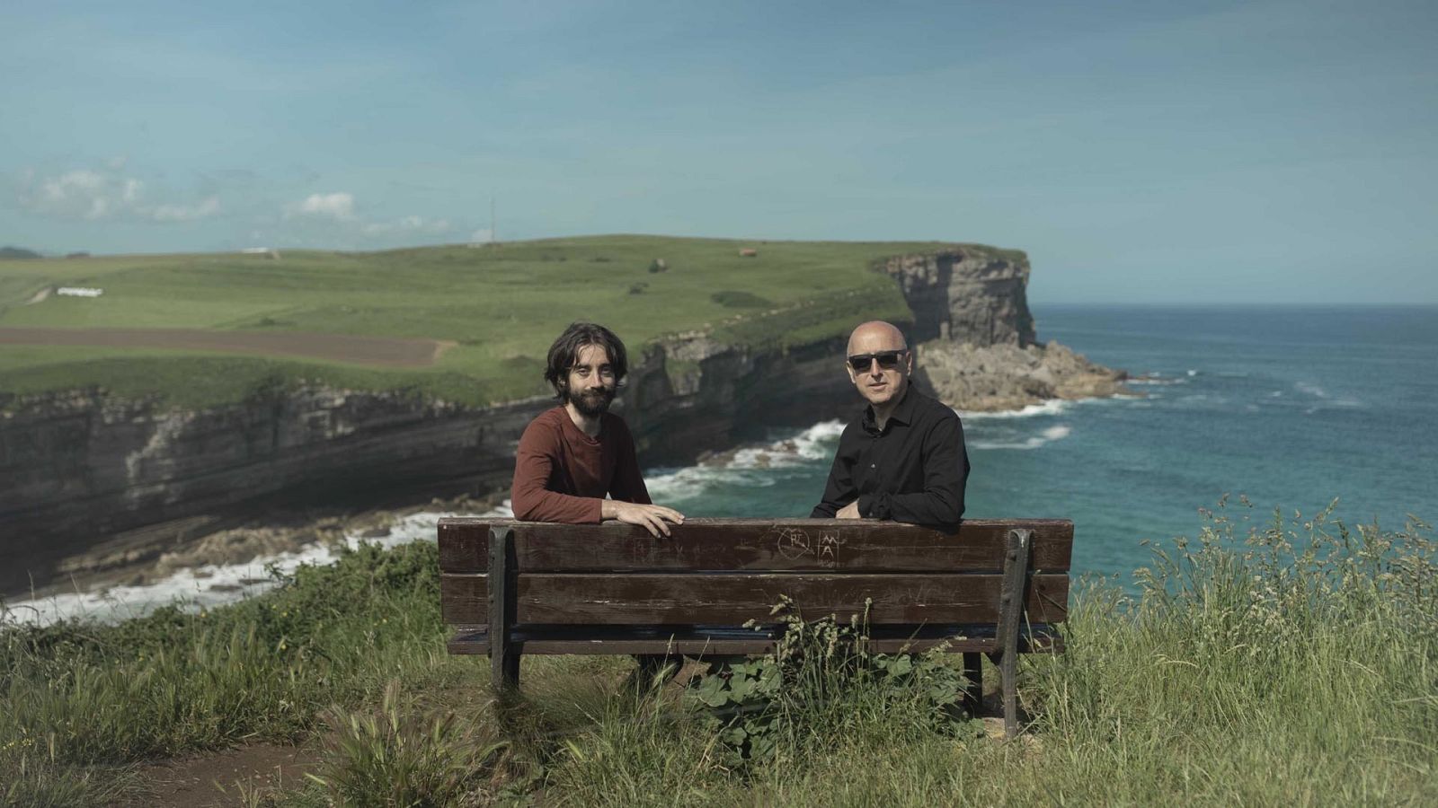 Juan Gómez Bárcena con Óscar López