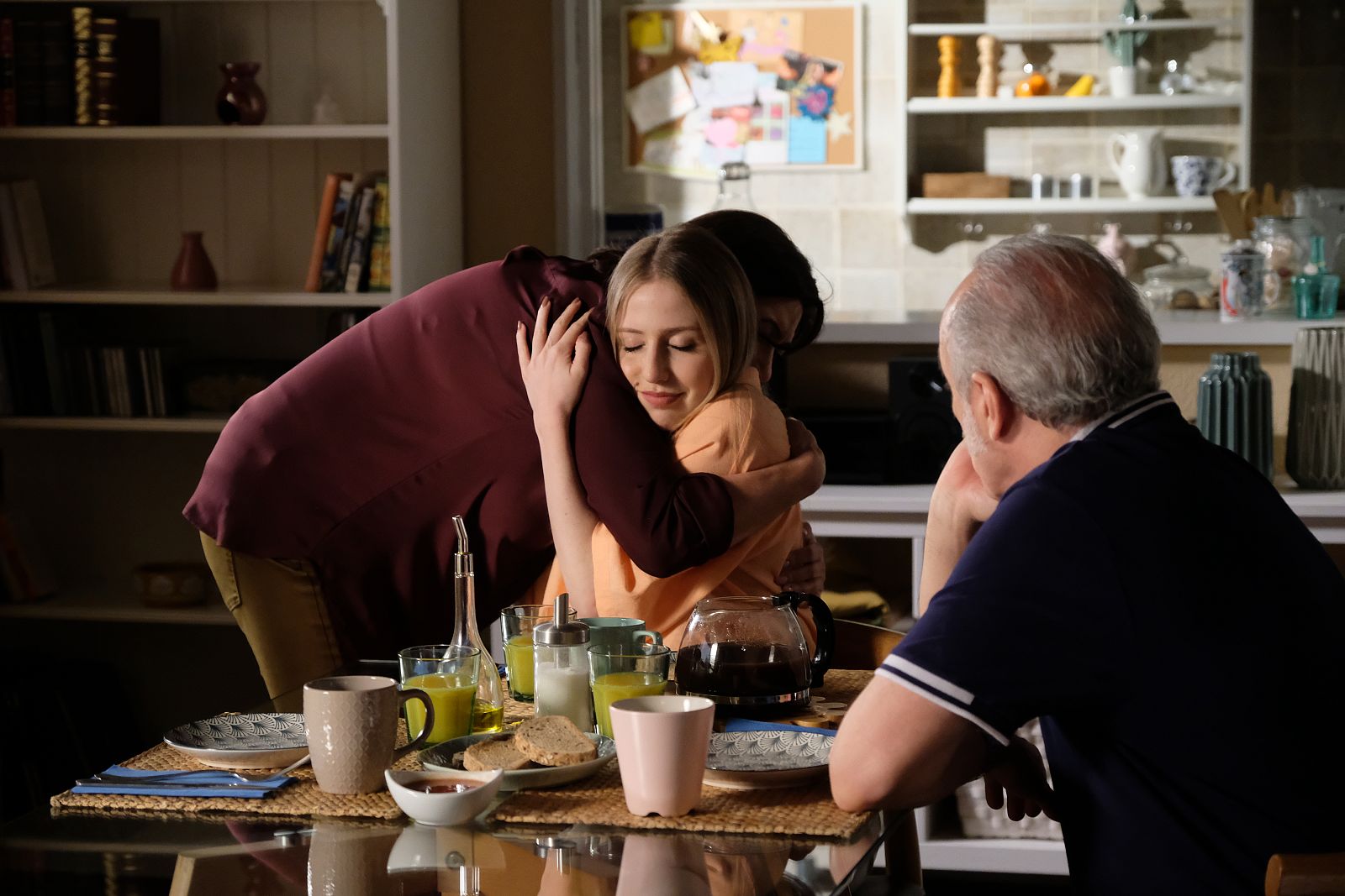 Una sorpresa les espera a la familia de Claudia y Antonio
