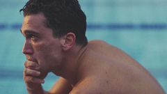 Jaime Lorente y Álvaro Cervantes viajan a la Barcelona del 92 en '42 segundos'