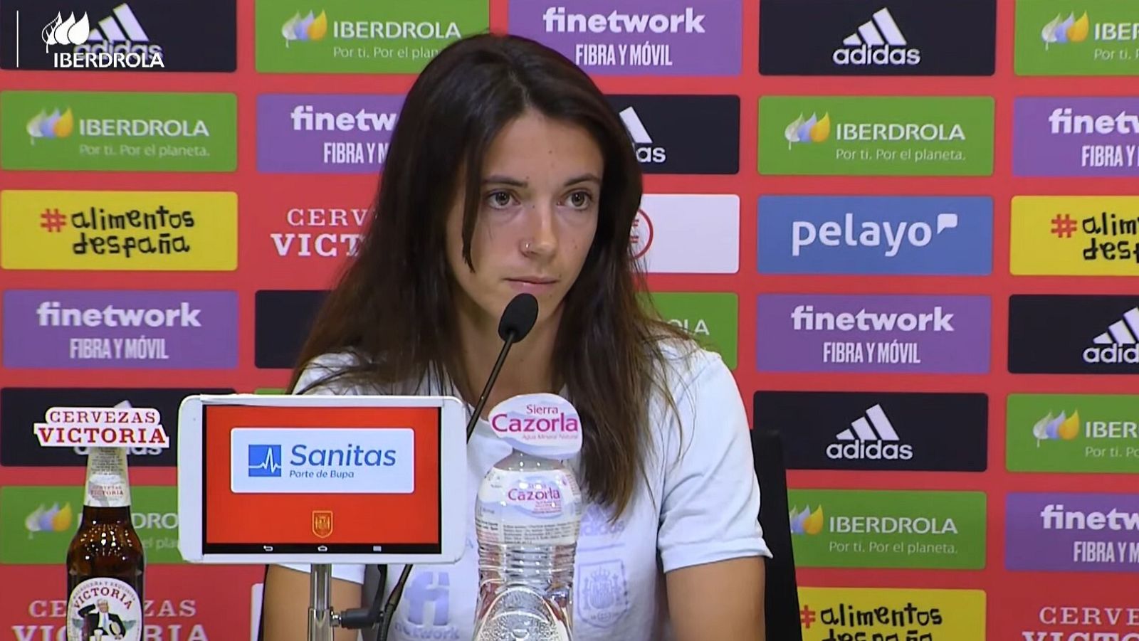 Aitana Bonmatí en rueda de prensa.