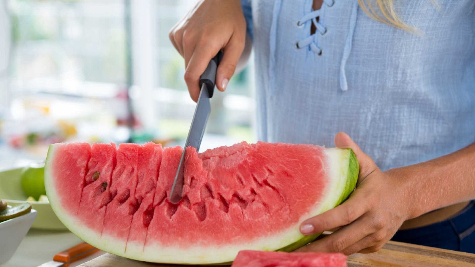 Cuidado al guardar la sandía cortada