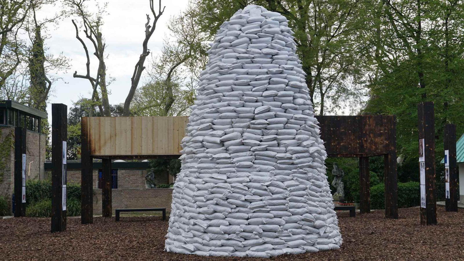 Instalación 'Piazza Ucrania' del Pabellón de Ucrania en la pasada Bienal de Venecia