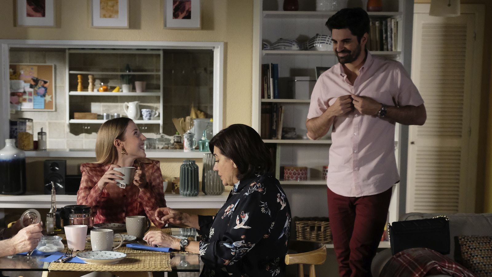 'Servir y proteger': Olga y Julio se casan