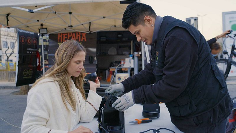 Menjar solidari, reparació d'electrodomèstics i combustibles verds