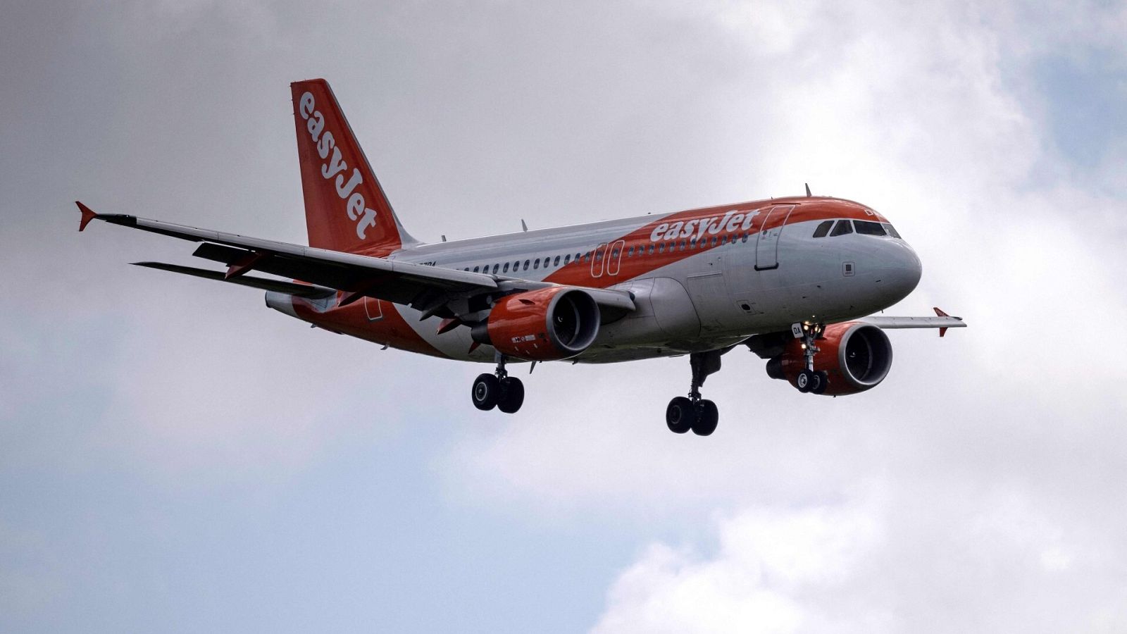 El Gobierno decreta unos servicios mínimos de más del 50% para la huelga de easyJet