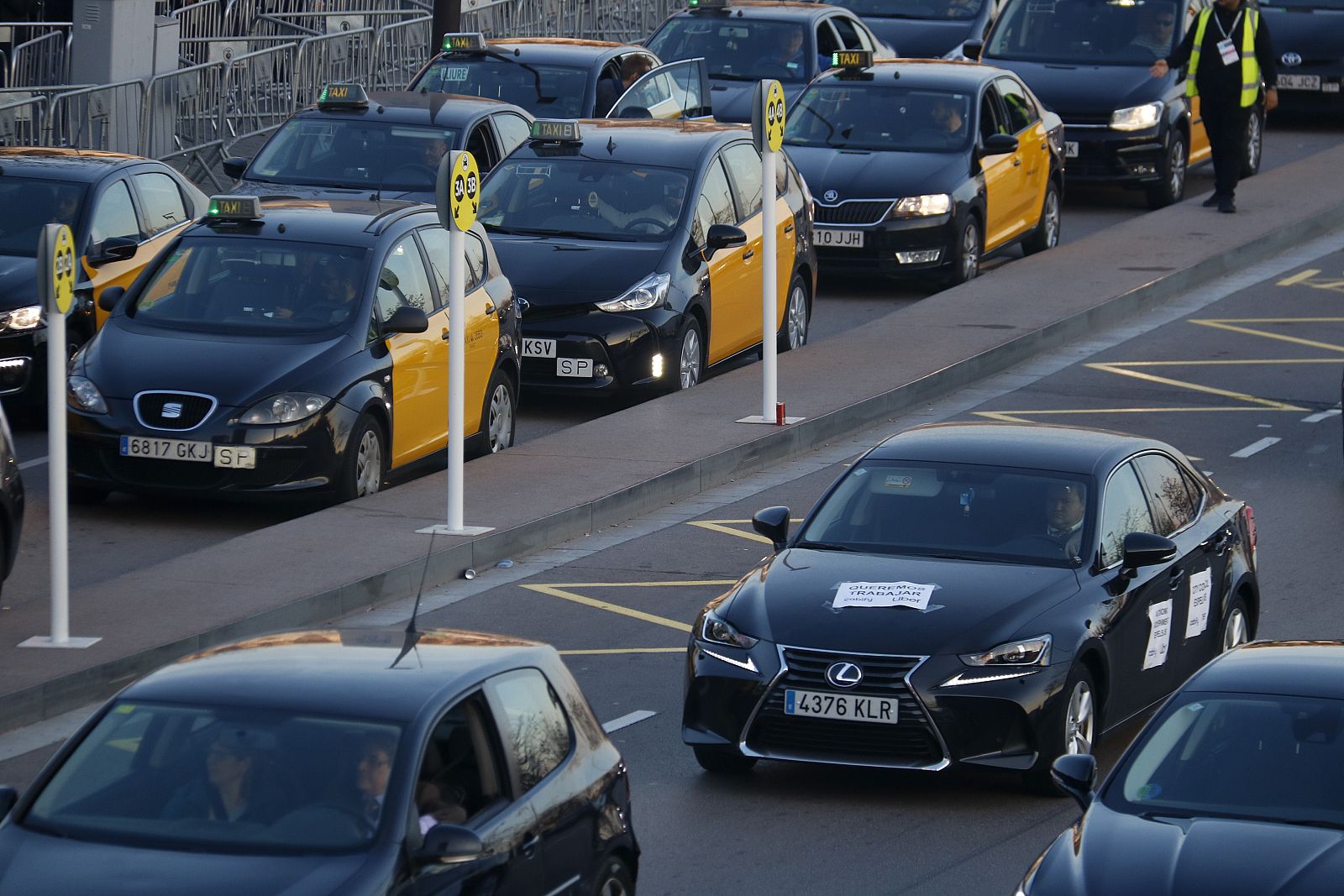 Acord entre Govern i el PSC per tirar endavant el decret per regular les VTC