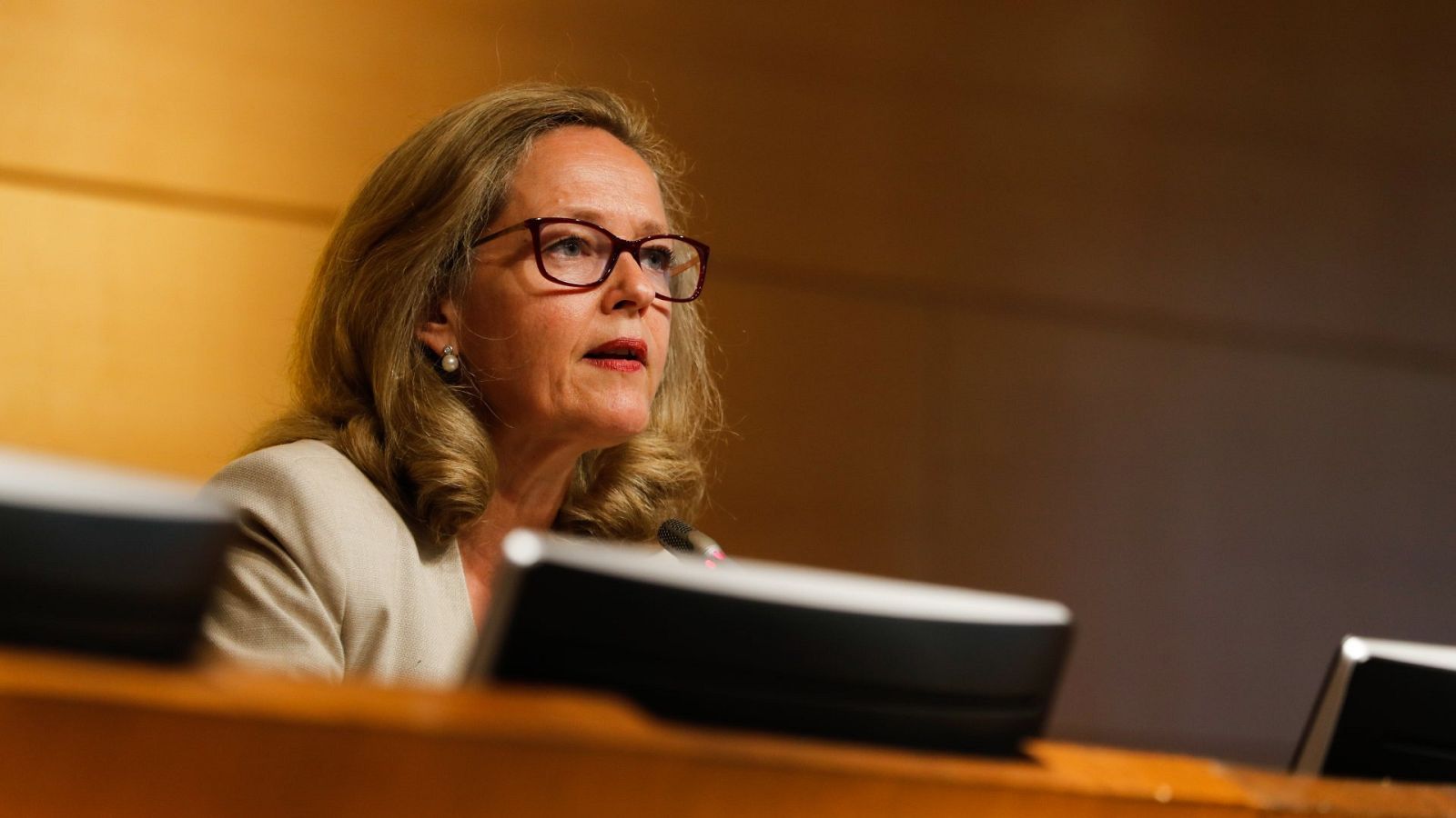 La vicepresidenta Económica, Nadia Calviño, en rueda de prensa tras la reunión del Consejo Asesor de Economía