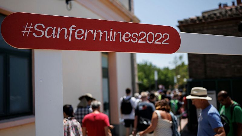 Diccionario para sobrevivir en San Fermín: villavesa, txoznas o poteo, entre las imprescindibles