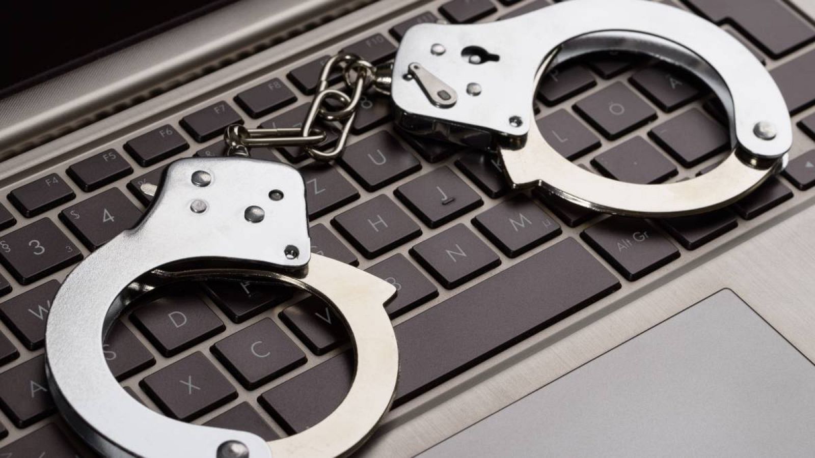 Japón introduce la pena de cárcel y endurece las multas por insultos en internet