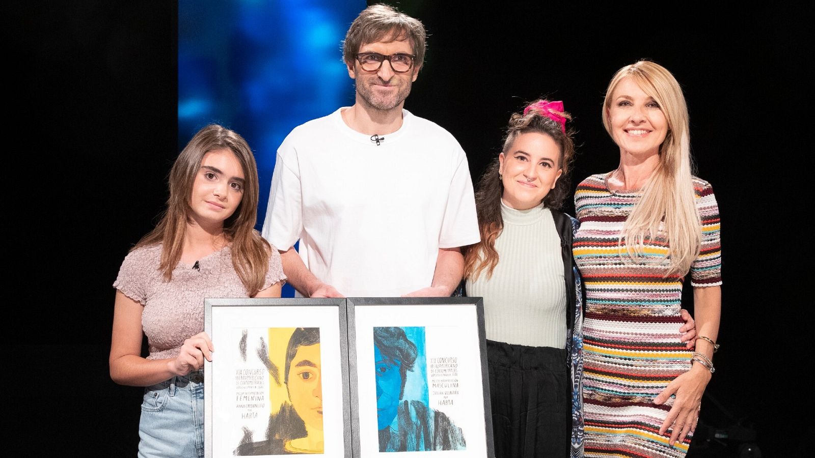 Cayetana Guillén Cuervo con los actores Anna Caponnetto y Julián Villagrán, y la directora Julia de Paz Solvas
