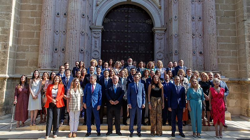 La nueva legislatura andaluza echa a andar con la constituci�n del Parlamento y la mayor�a absoluta de Moreno
