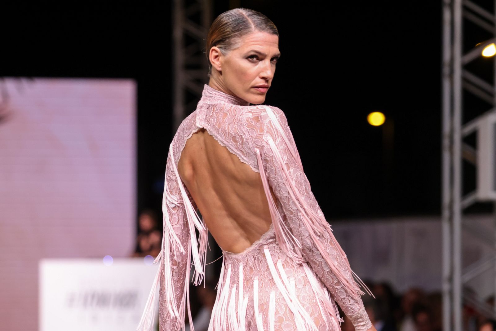 Laura Sánchez es la primera modelo biónica, y este es el motivo