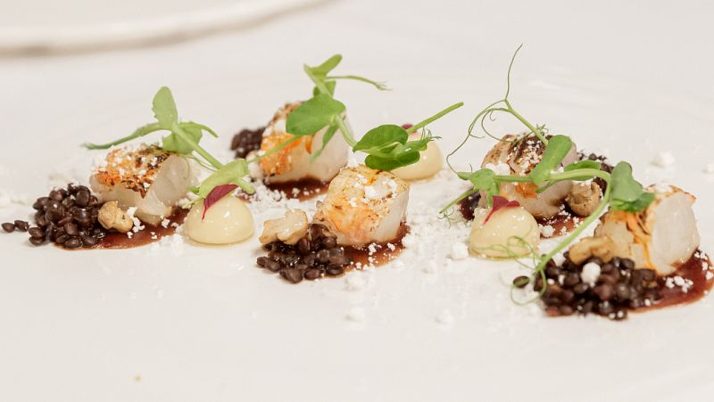 Receta de cigala con jugo de cap i pota 'Sabores del norte' de Mar�a Lo