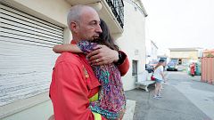 Los vecinos de Monfragüe, impotentes ante el avance de las llamas: "Ver cómo arde la sierra es muy triste"