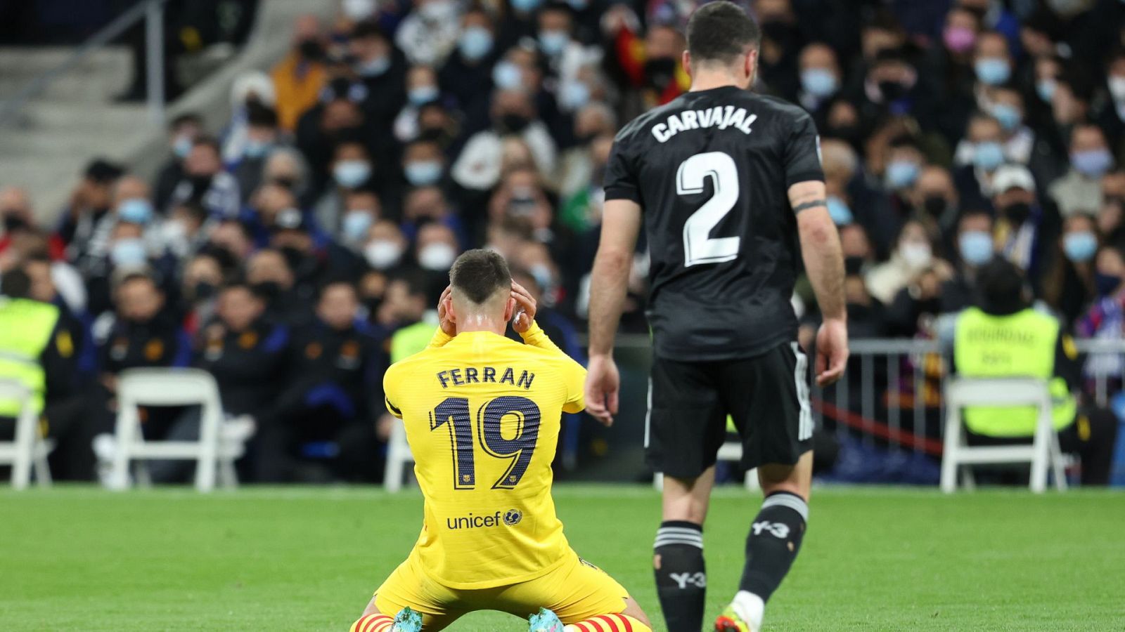 Ferrán Torres y Dani Carvajal en el último clásico