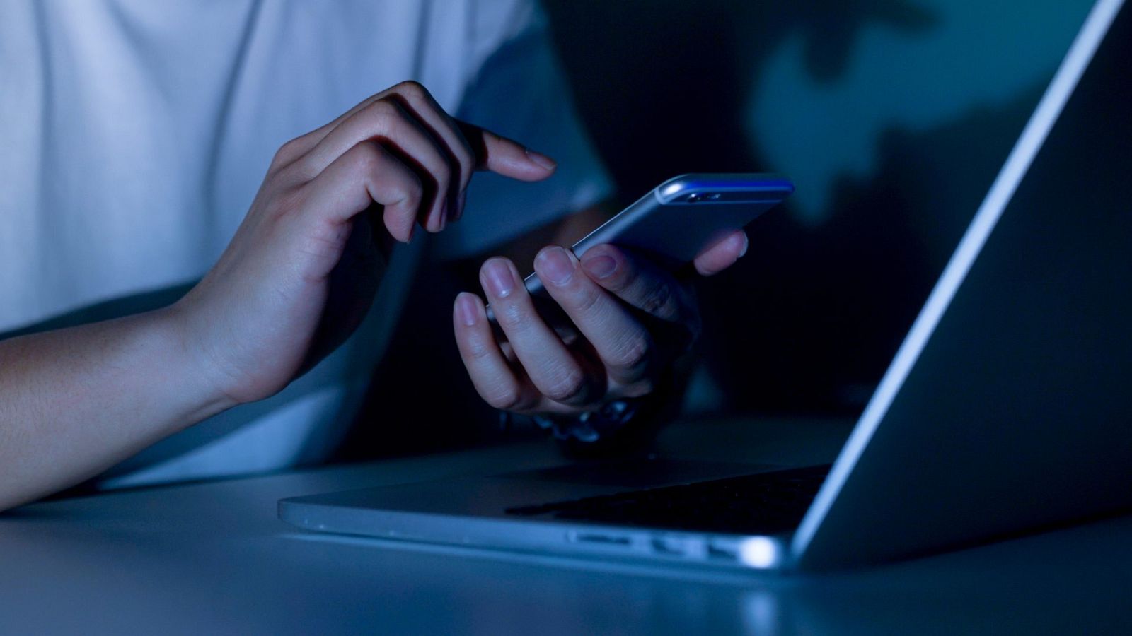 El menor recibió numerosos mensajes en su teléfono, hasta 119 en solo tres horas