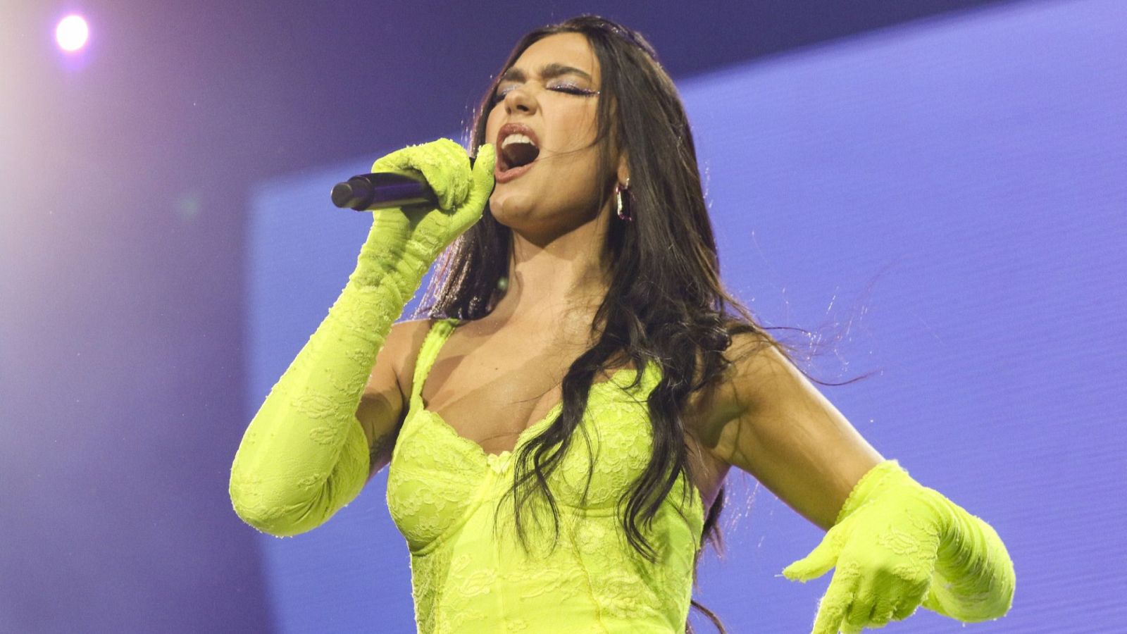 Dua Lipa lanzó su primer álbum en 2017