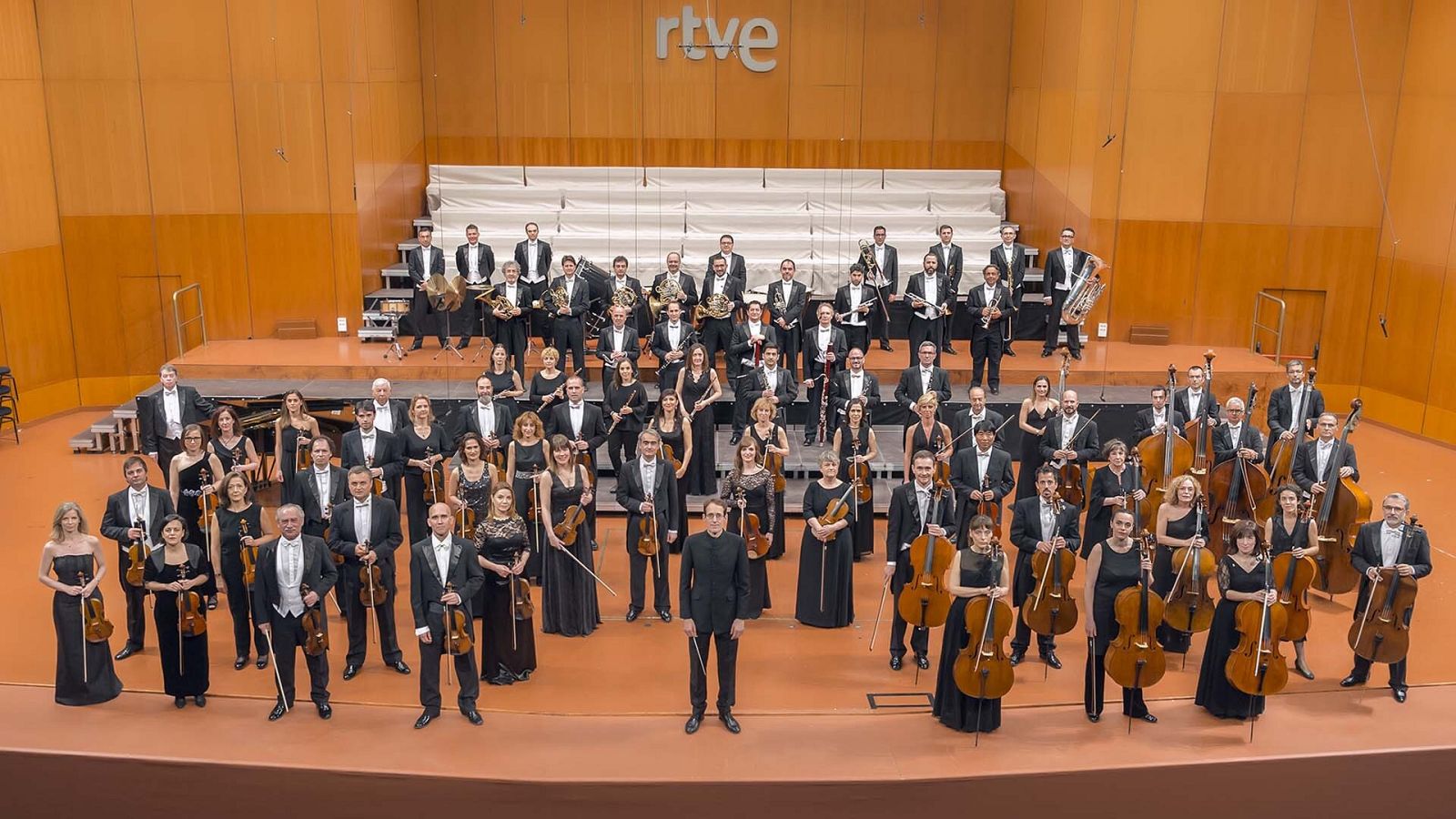 La Orquesta Sinfónica RTVE con su director titular, Pablo González