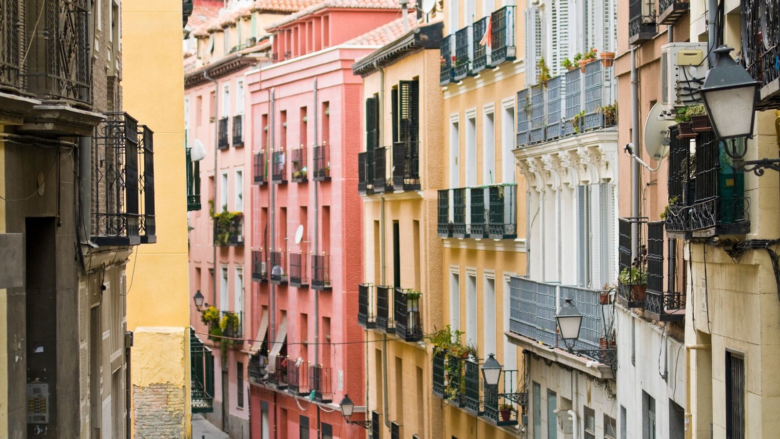 Un 80% de las viviendas en España tienen las etiquetas menos eficientes