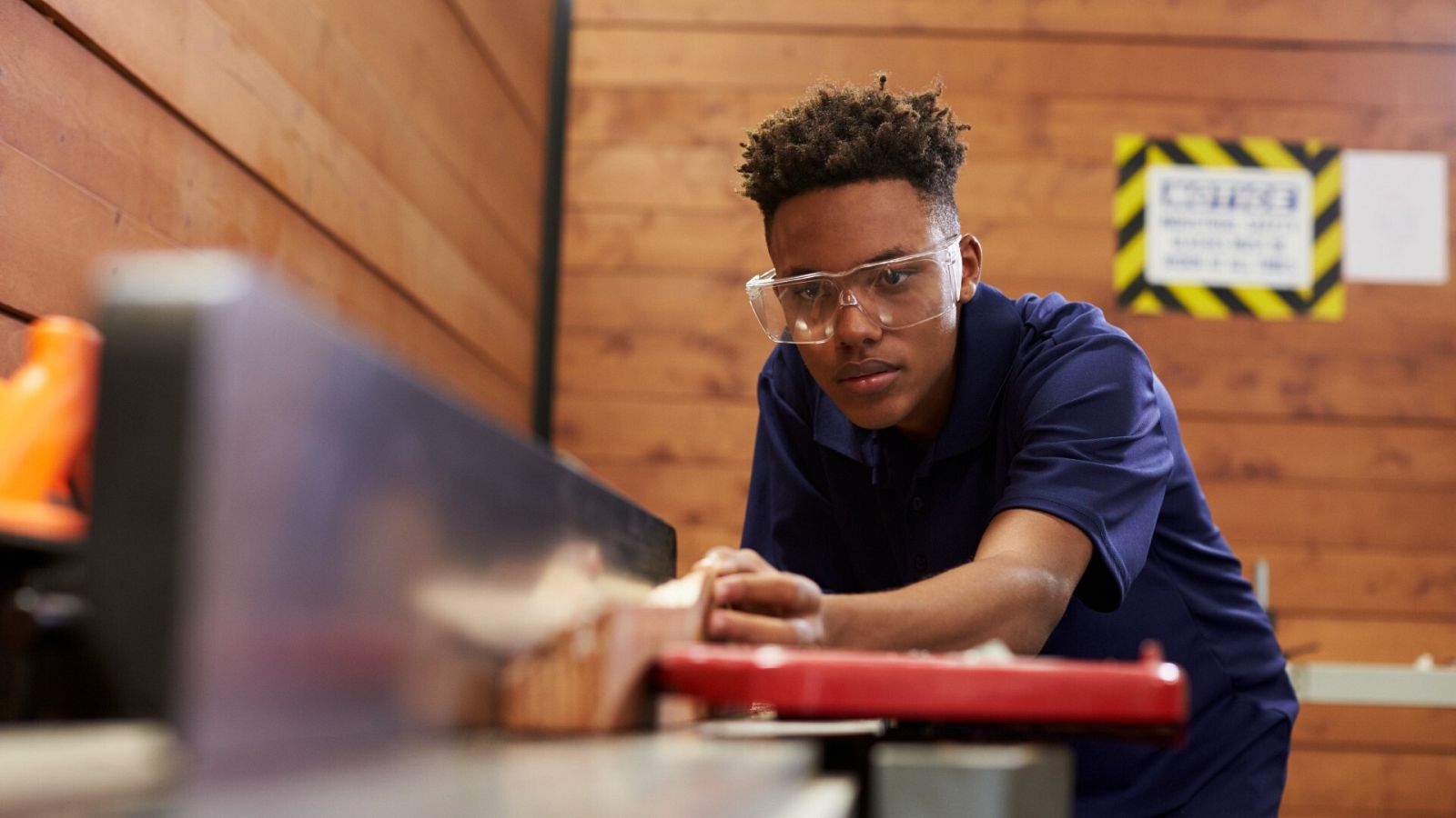 Este año habrá en el mundo seis millones más de jóvenes en paro que antes de la pandemia, según la OIT