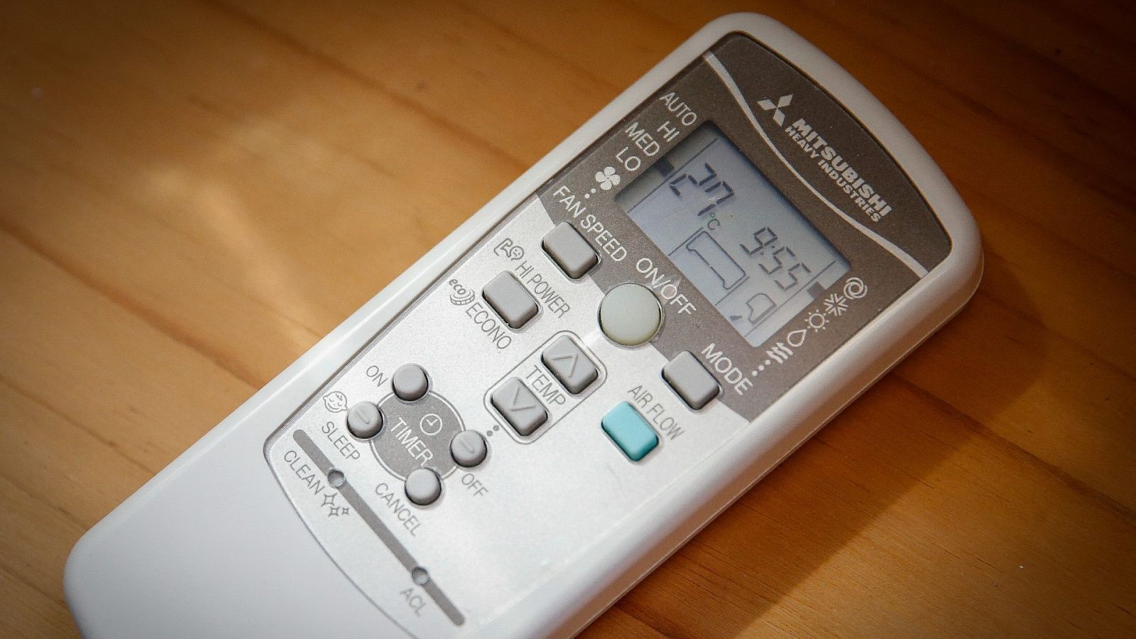 Las primeras medidas de ahorro energético del Gobierno se han estrenado esta semana entre las dudas de las comunidades y las crítica