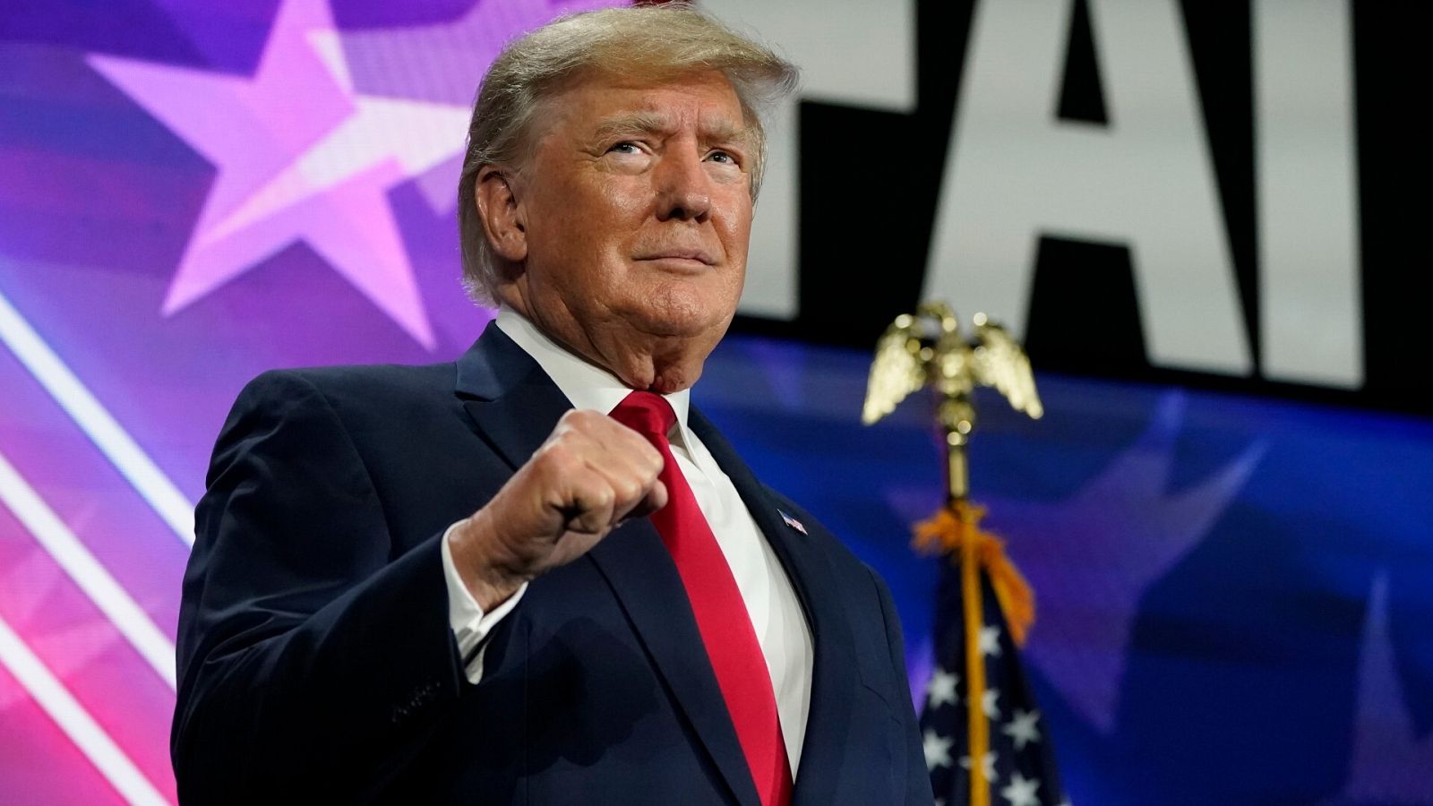 El expresidente Donald Trump habla en la conferencia Road to Majority