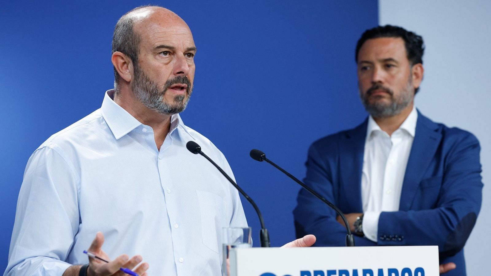 El vicesecretario de Coordinación Autonómica y Local del PP, Pedro Rollán (i)