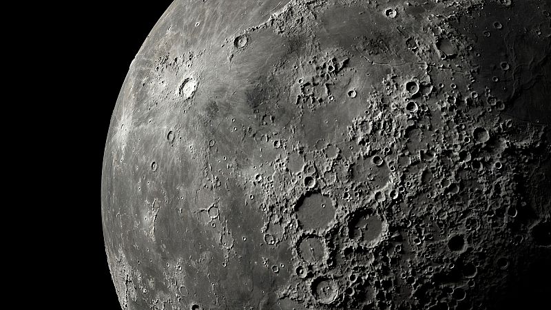 ¿Por qué la luna tiene tantos cráteres y la Tierra tiene tan pocos?