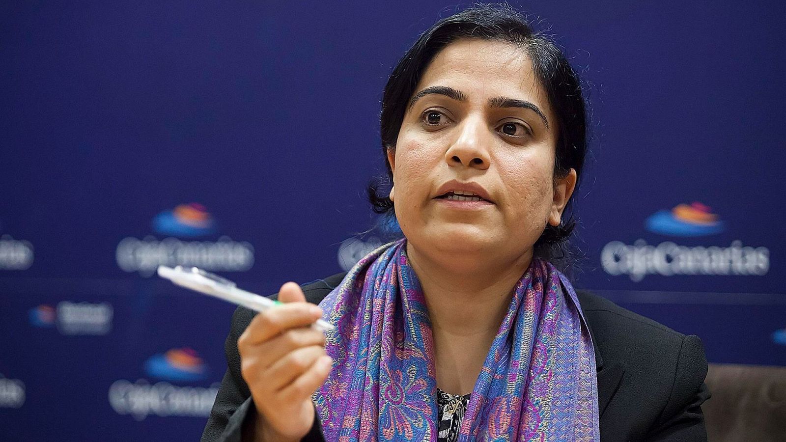 La activista y exparlamentaria afgana, Malalai Joya, durante una visita a España en 2016.