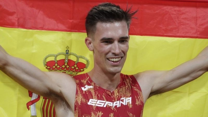 Mario Garc�a logra la medalla de bronce en la final de los 1500