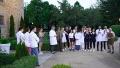Raquel Sánchez Silva, Miki Nadal y Juanma Castaño entrenan a los nuevos aspirantes de MasterChef Celebrity 7